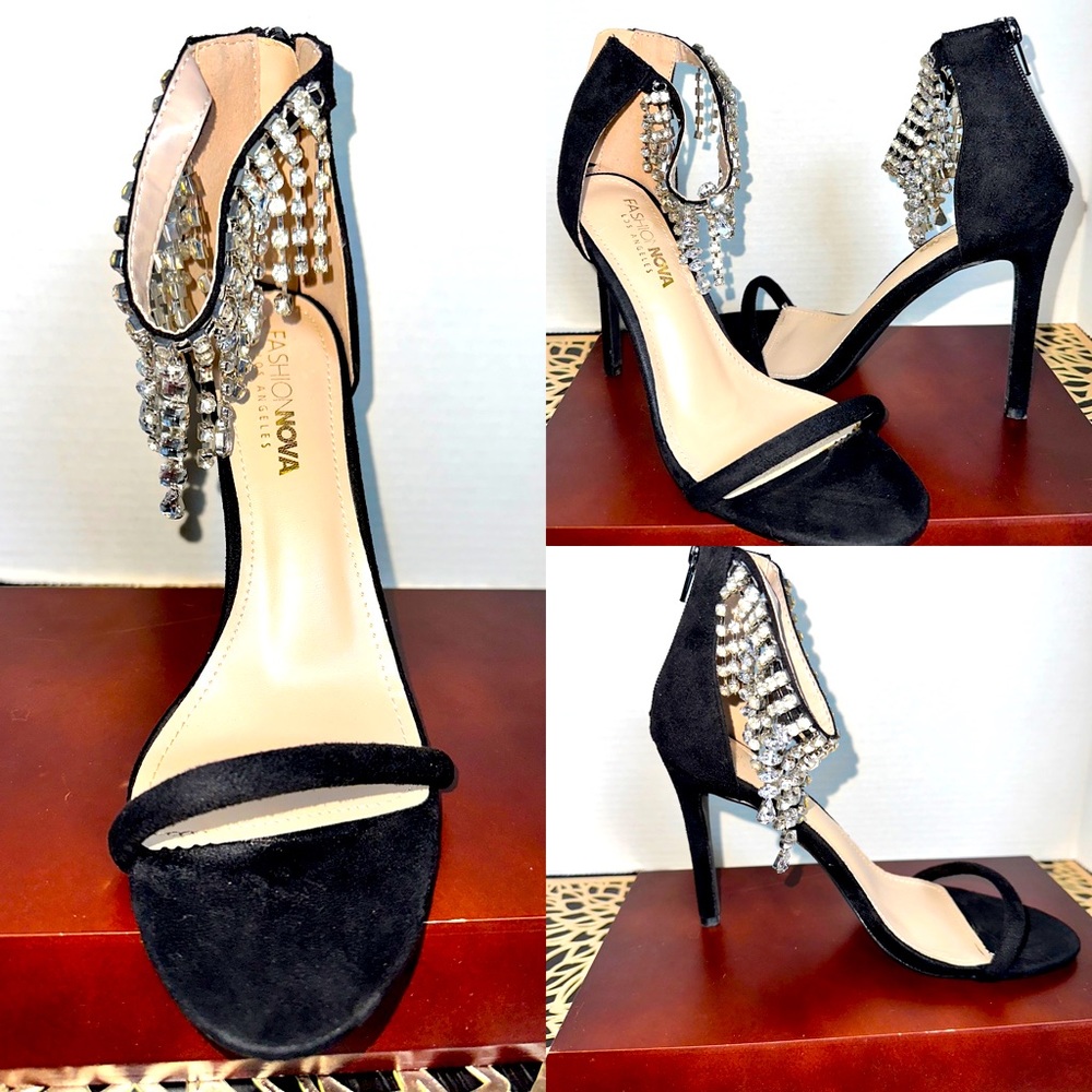 Fashion, nova size 7 1/2 color black ankle strap